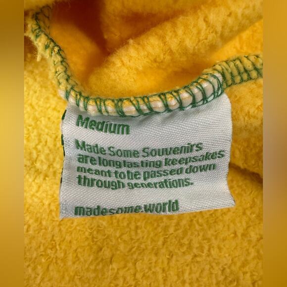 NWOT Made Some Souvenirs Sagrada Familia Sweatshirt Yellow Size Medium - Picture 6 of 9
